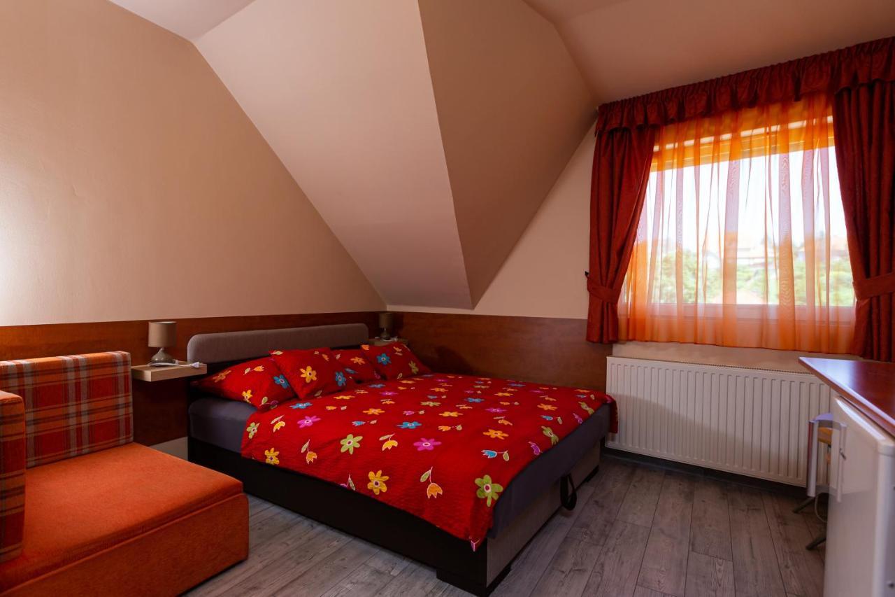 Hotel Erika Vendeghaz Eger Exteriér fotografie